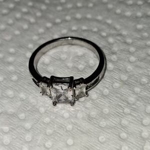 Stunning Silver Ring with Clear Stones